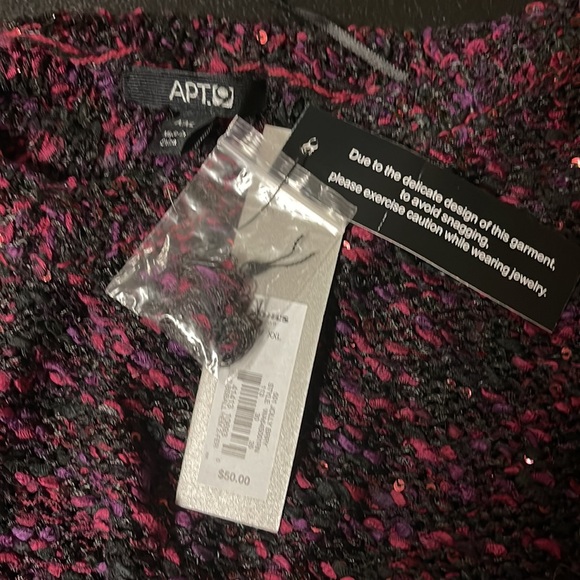 Sweater - Picture 4 of 4